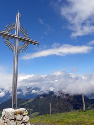 Wildschönau Auffach Schatzberg Gipfelkreuz | © Wildschönau Tourismus