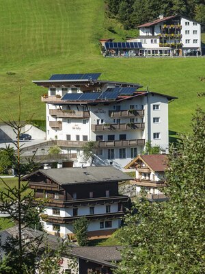 Hotelansicht Richtung Westen