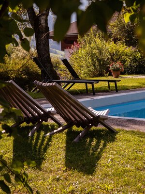 Pool im Garten Hotel zur Post Alpbach